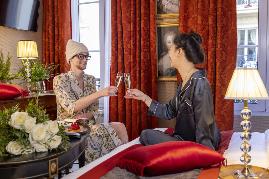 offrir une nuit d'hôtel à paris pour une nuit romantique